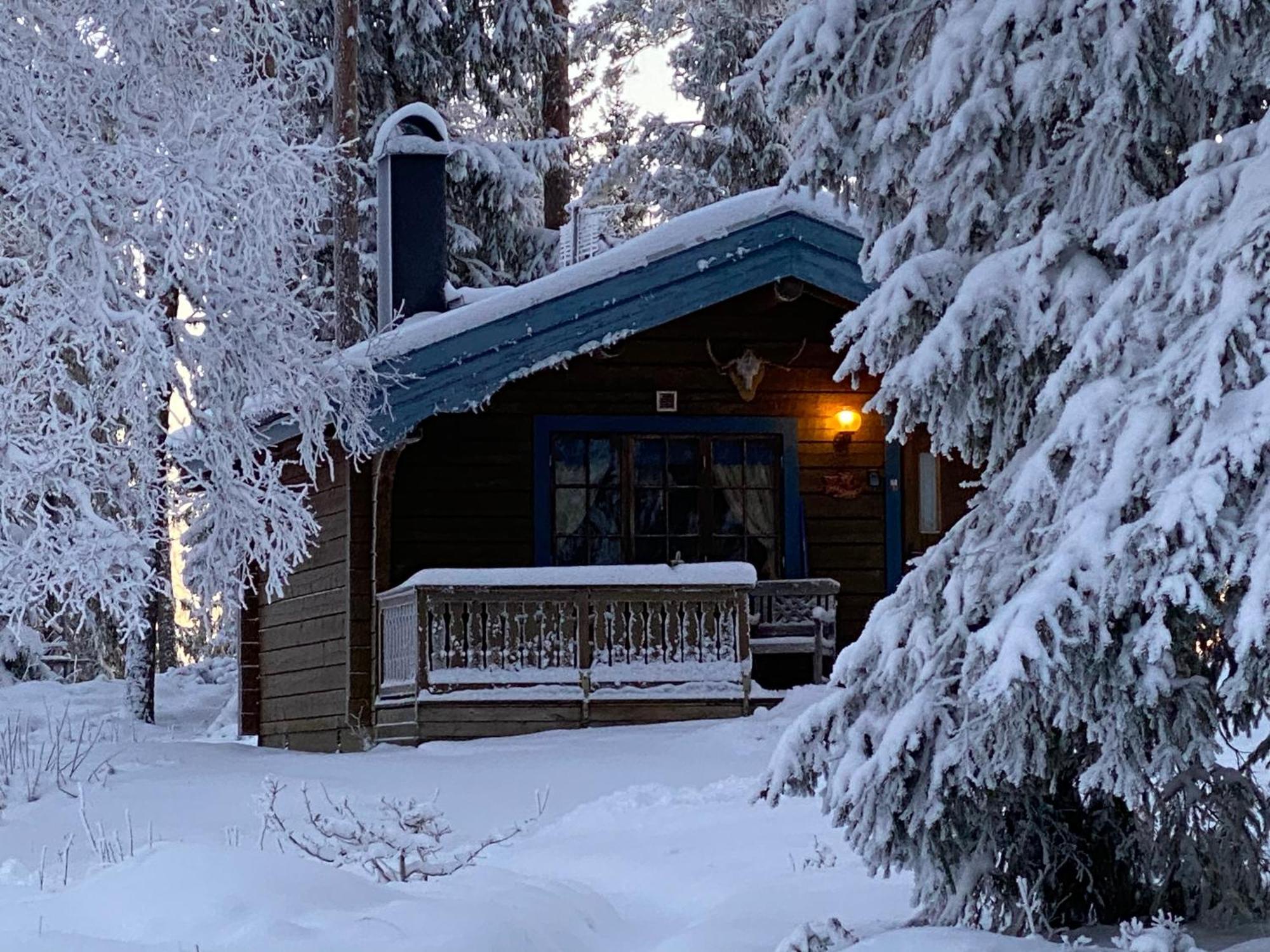 Timrad Stuga I Kanten Av Skogen Med Spa Moejlighet Mullsjö Dış mekan fotoğraf