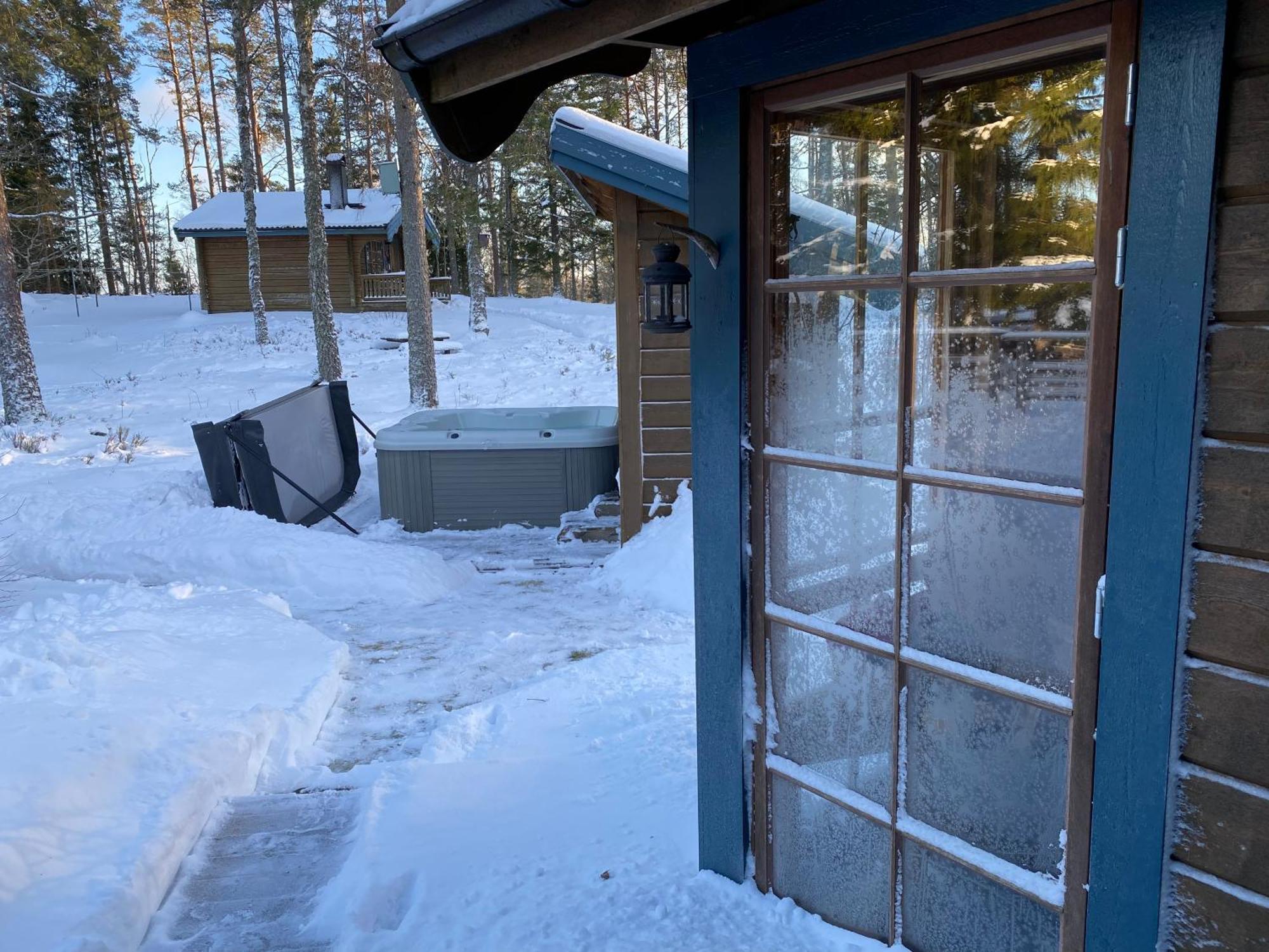 Timrad Stuga I Kanten Av Skogen Med Spa Moejlighet Mullsjö Dış mekan fotoğraf