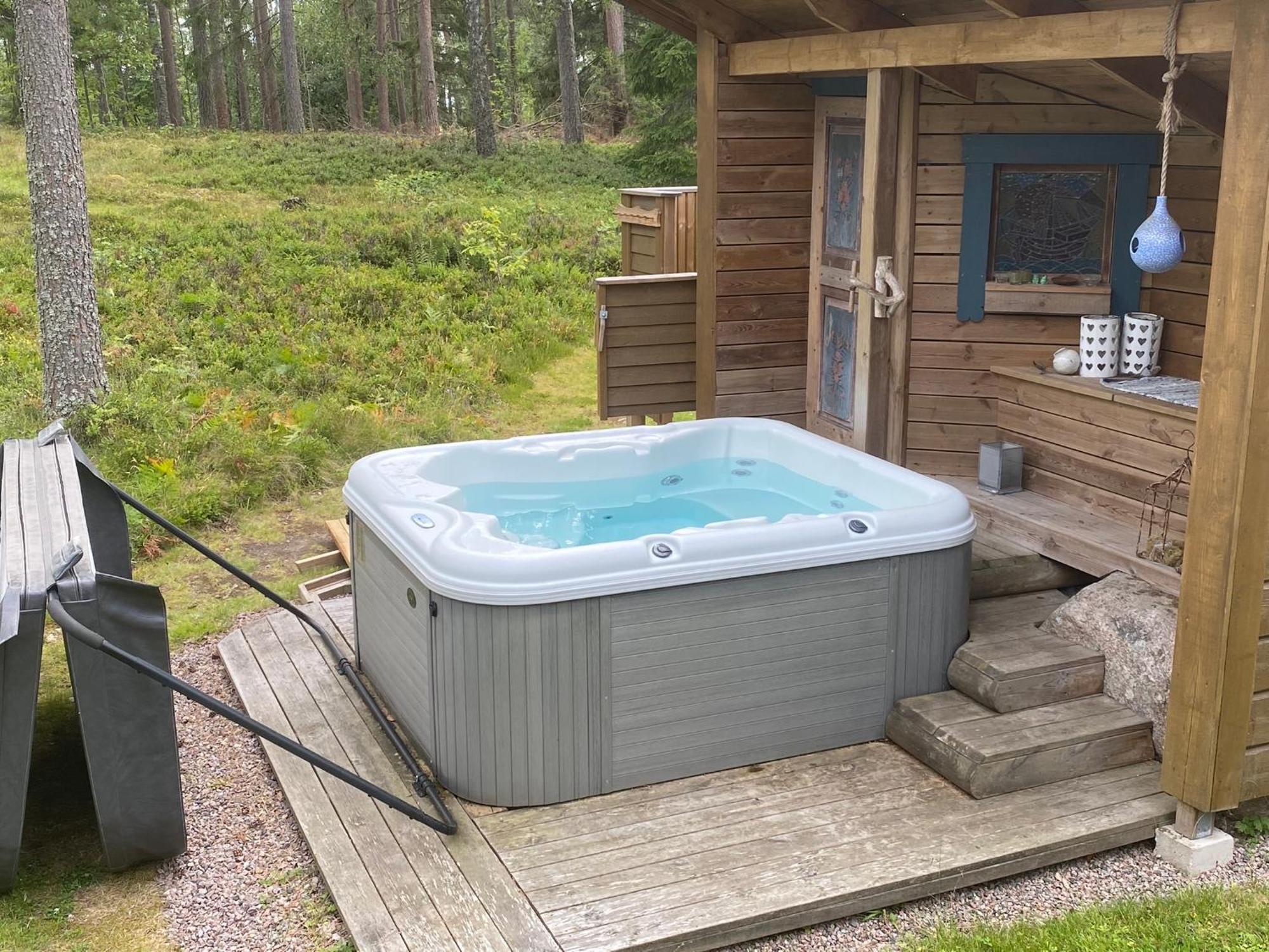 Timrad Stuga I Kanten Av Skogen Med Spa Moejlighet Mullsjö Dış mekan fotoğraf