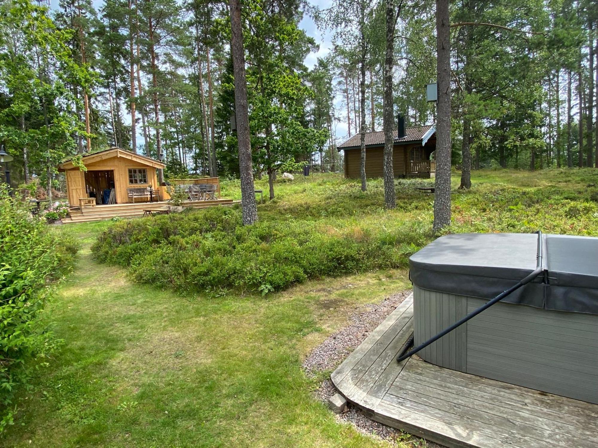 Timrad Stuga I Kanten Av Skogen Med Spa Moejlighet Mullsjö Dış mekan fotoğraf